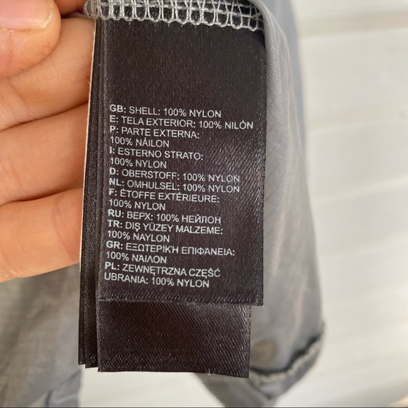 The North Face • Women’s Lightweight Wind Breaker ‘WindWall’ Size Small - Picture 11 of 16